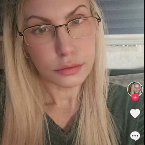 Raregen Over 22 Inch Human-Look Lace Front Wig - Natural Light Blonde - Picture 6 of 11